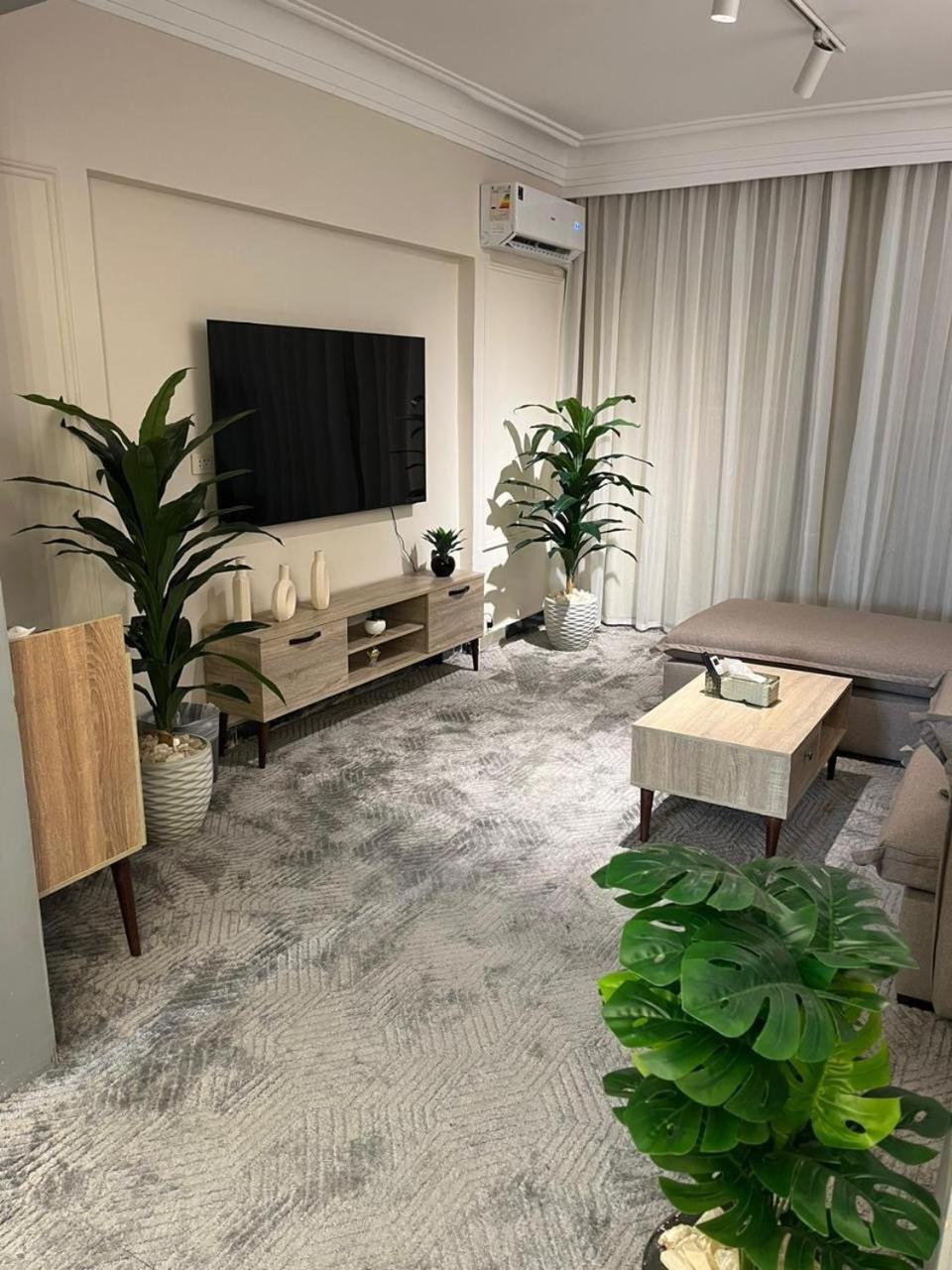 Queen Of Nile View Apartment
