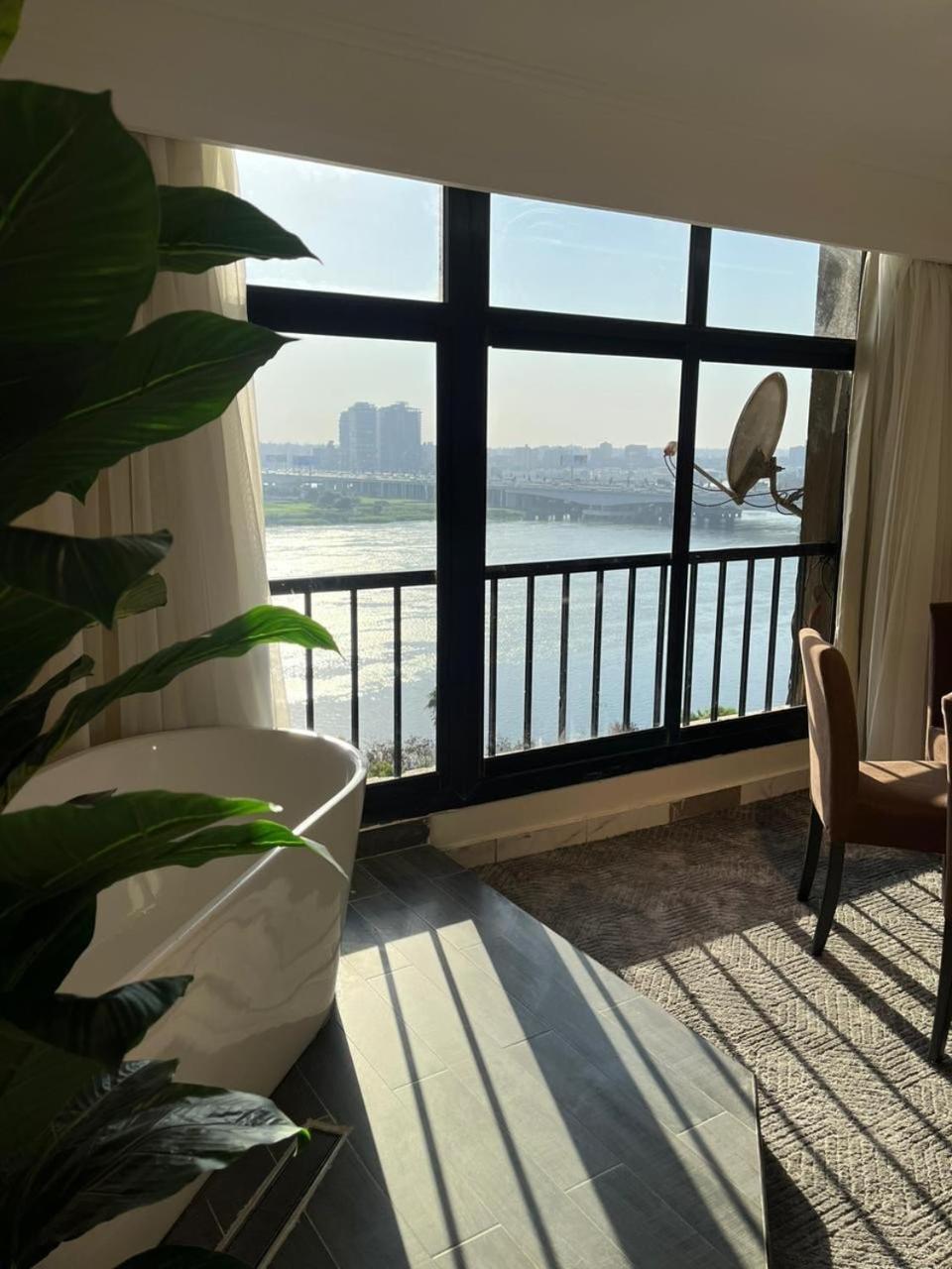 Queen Of Nile View *